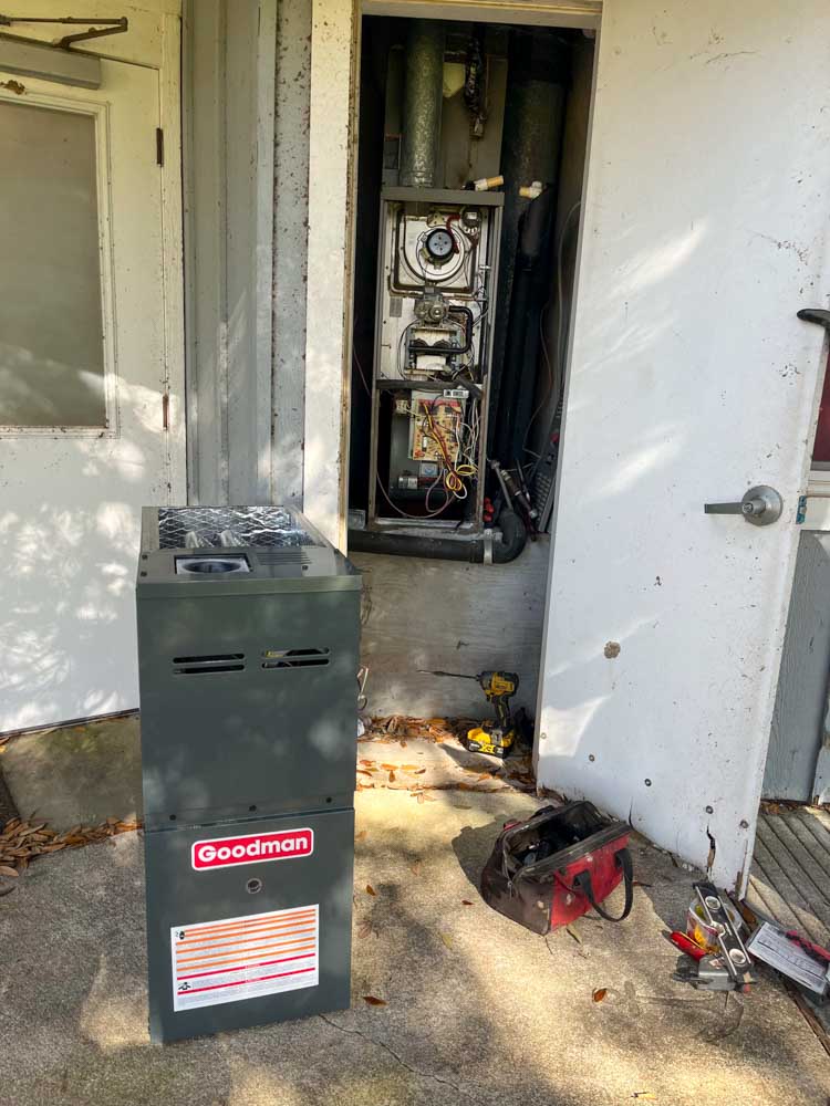Expert J.Tullos Service air conditioning contractor performing an emergency repair in Pasadena, TX
